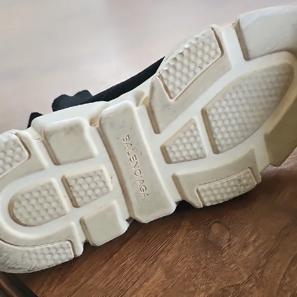 Balenciaga Black and White Sock Sneakers - Picture 6 of 10